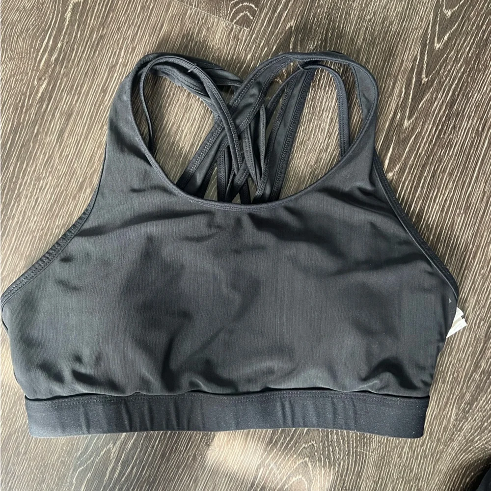 Fabletics Sports Bra - Picture 3 of 4